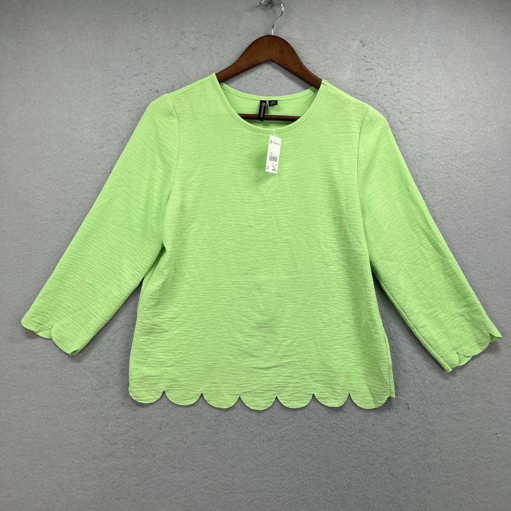 Versona Scallop Hem Top Womens XS Green Long Sleeve Crew Neck Textured Solid NEW